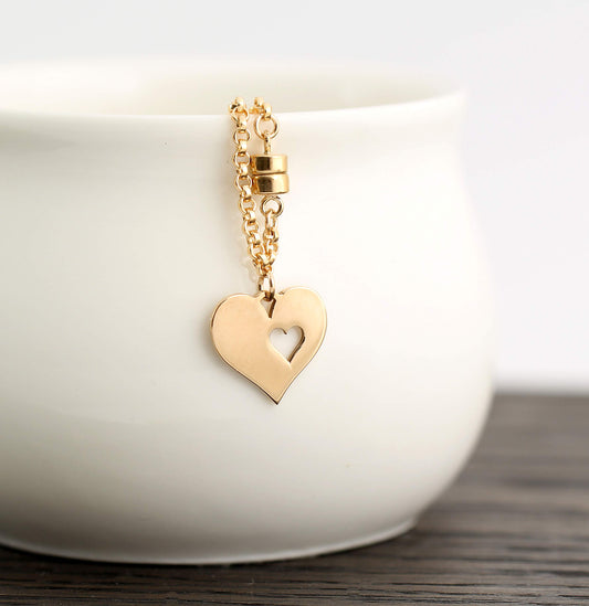 Gold Grandma Bracelet with Card • Two Connected Hearts Charm Bracelet • Gifts for Women • Grandmother Jewelry • 14k Gold Filled Bracelet with Magnetic Clasp